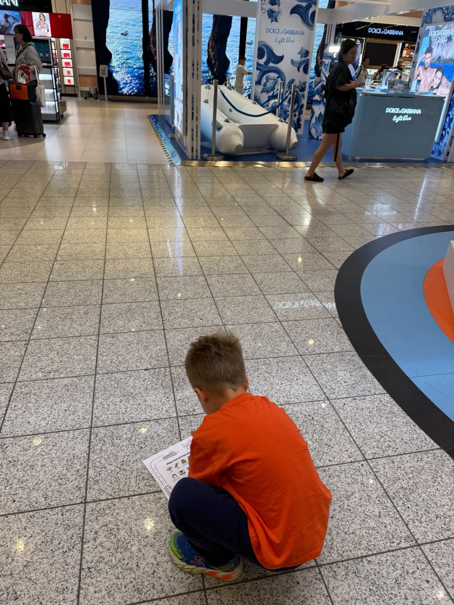 Mídia 3 do artigo How to turn waiting at the airport into an adventure